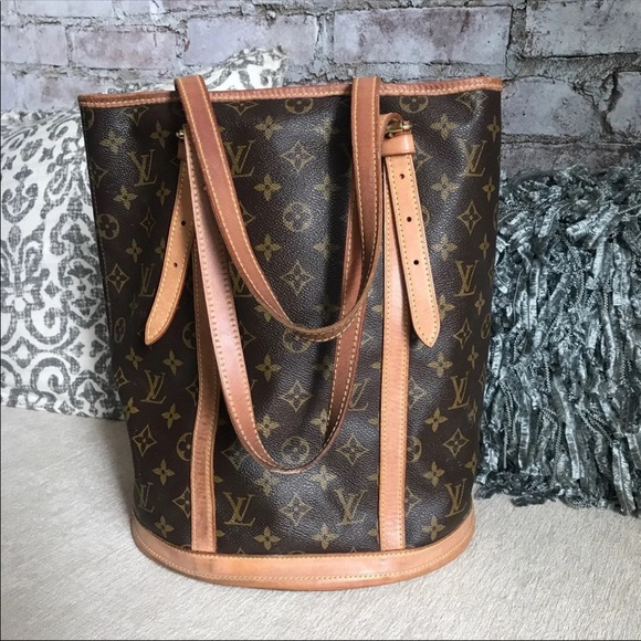 Louis Vuitton Handbags - Louis Vuitton Bucket GM Handbag